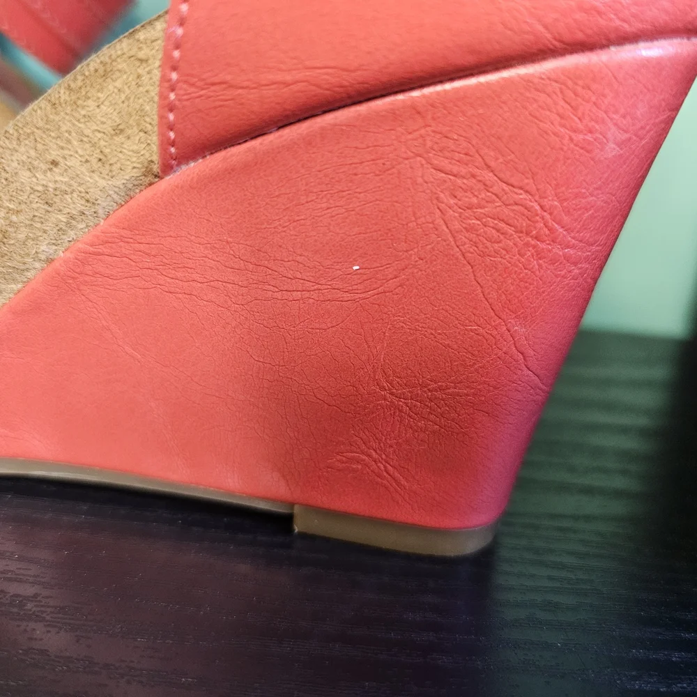 Toetos Pink Faux Leather Wedge Sandals Women's Size 8M